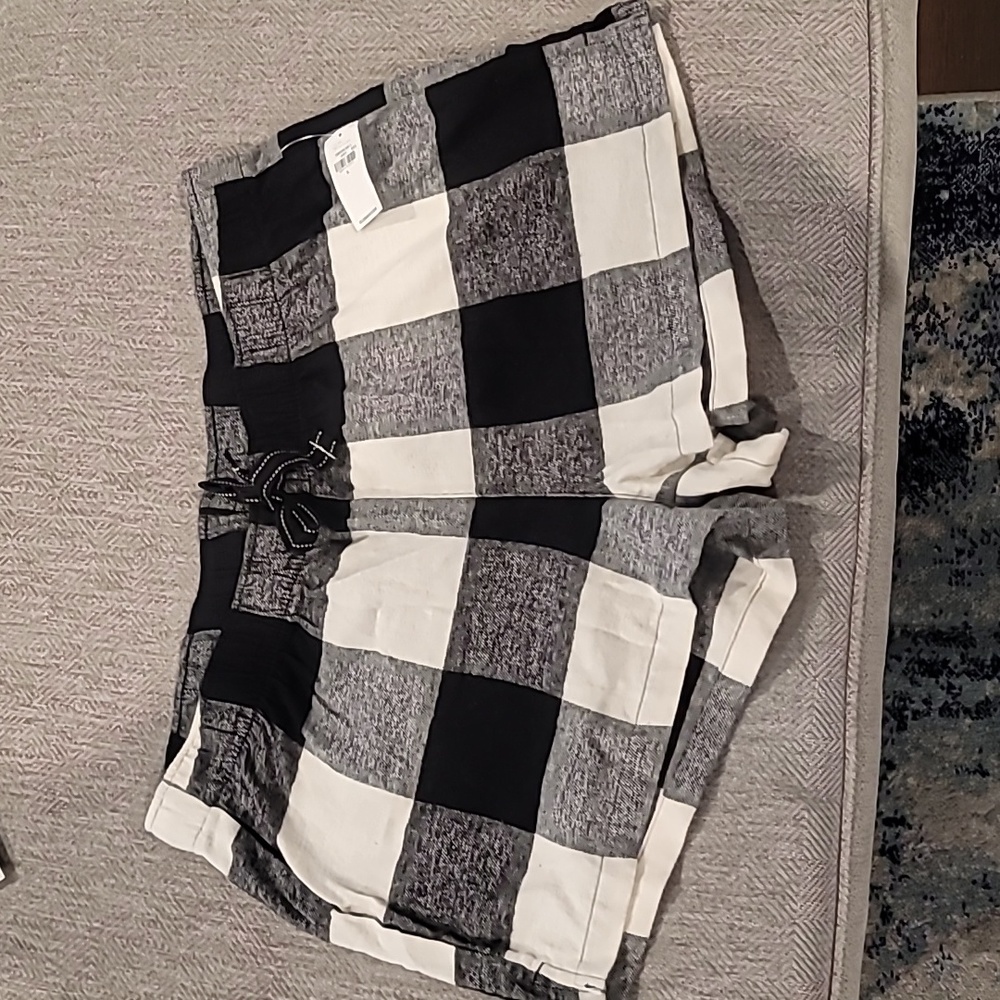 NWT- Old Navy Flannel Pajama Shorts for Women - 2.5-inch inseam